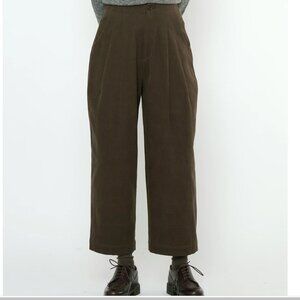 7115 by Szeki Signature pleated pant in brushed cream cotton XS